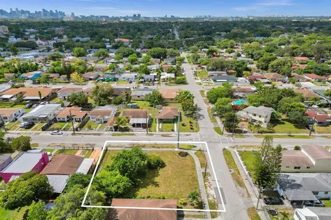 1895 NW 58th Street Miami FL 33142
