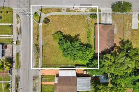 1895 NW 58th Street Miami FL 33142
