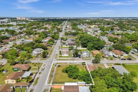 1895 NW 58th Street Miami FL 33142