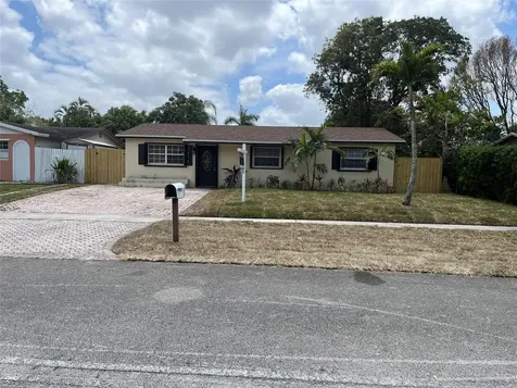 7212 SW 4th Street North Lauderdale FL 33068