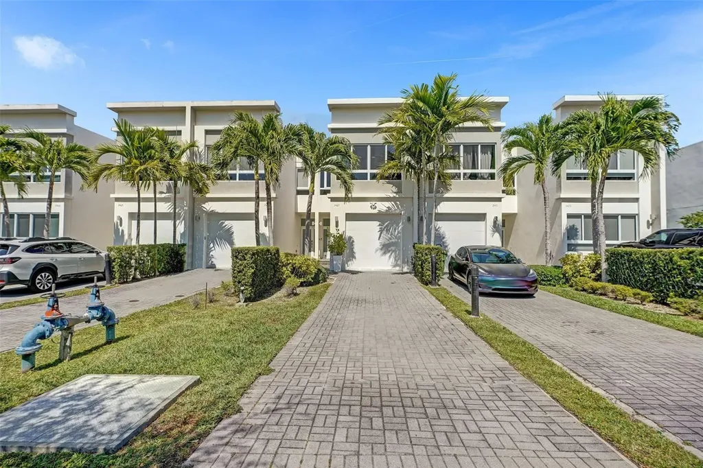 2469 NE 135th Street North Miami FL 33181