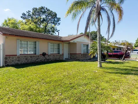 3205 Hibiscus Fort Pierce FL 34947