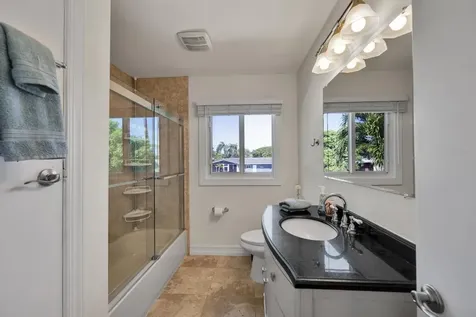 1771 NE 35th Street Oakland Park FL 33334