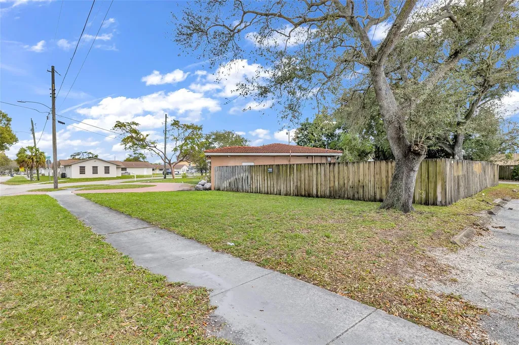5912 Tyler Street Hollywood FL 33021