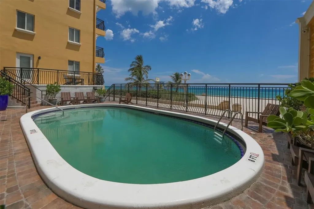 1815 N Surf Road Hollywood FL 33019