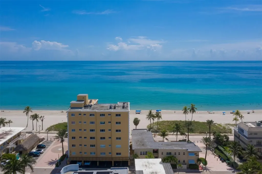 1815 N Surf Road Hollywood FL 33019