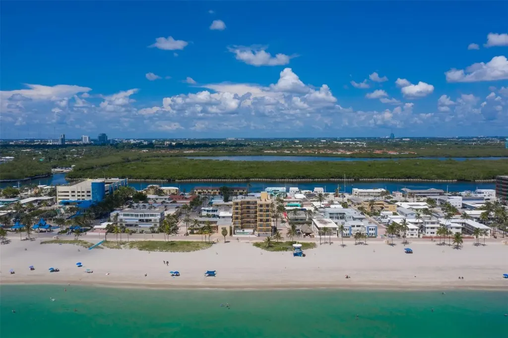 1815 N Surf Road Hollywood FL 33019
