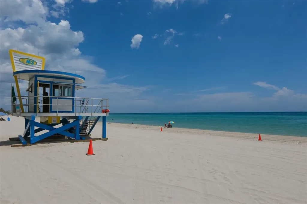1815 N Surf Road Hollywood FL 33019
