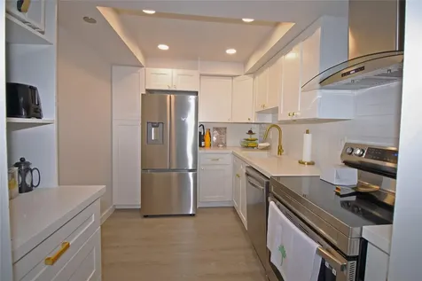 1100 Saint Charles Place Pembroke Pines FL 33026