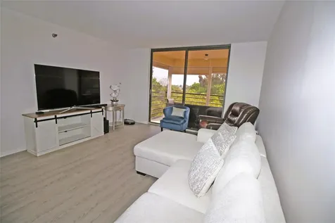 1100 Saint Charles Place Pembroke Pines FL 33026