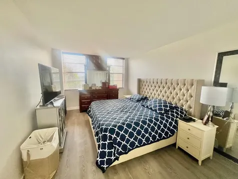 1100 Saint Charles Place Pembroke Pines FL 33026
