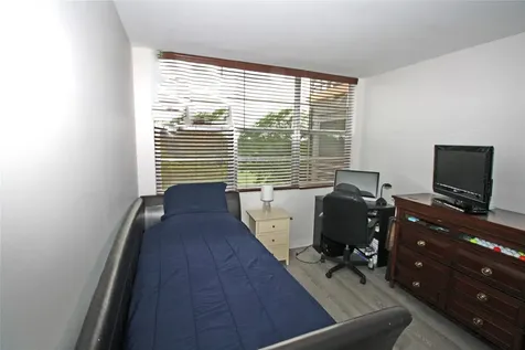 1100 Saint Charles Place Pembroke Pines FL 33026