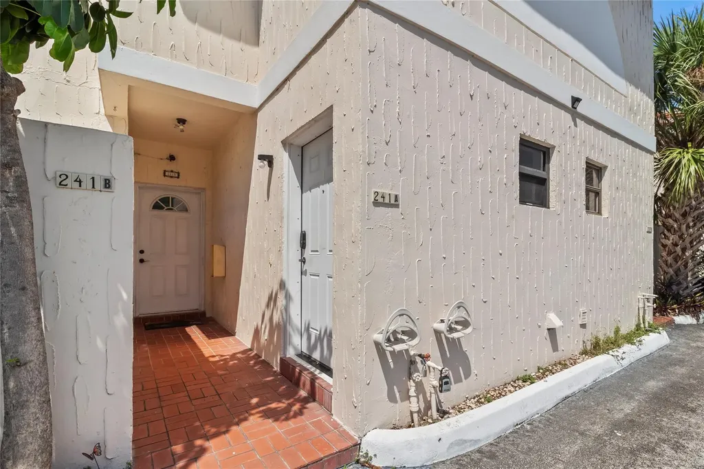 241 SE 11th Avenue Pompano Beach FL 33060