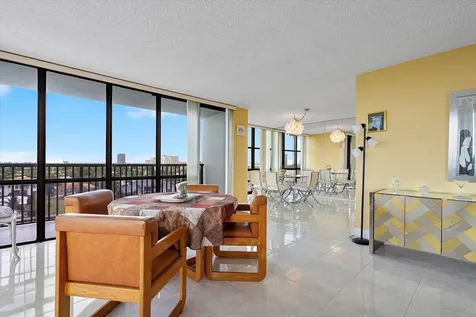2017 S Ocean Drive Hallandale Beach FL 33009