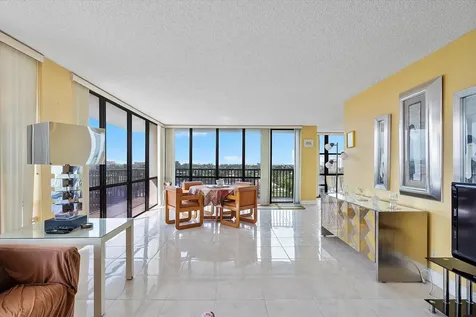 2017 S Ocean Drive Hallandale Beach FL 33009