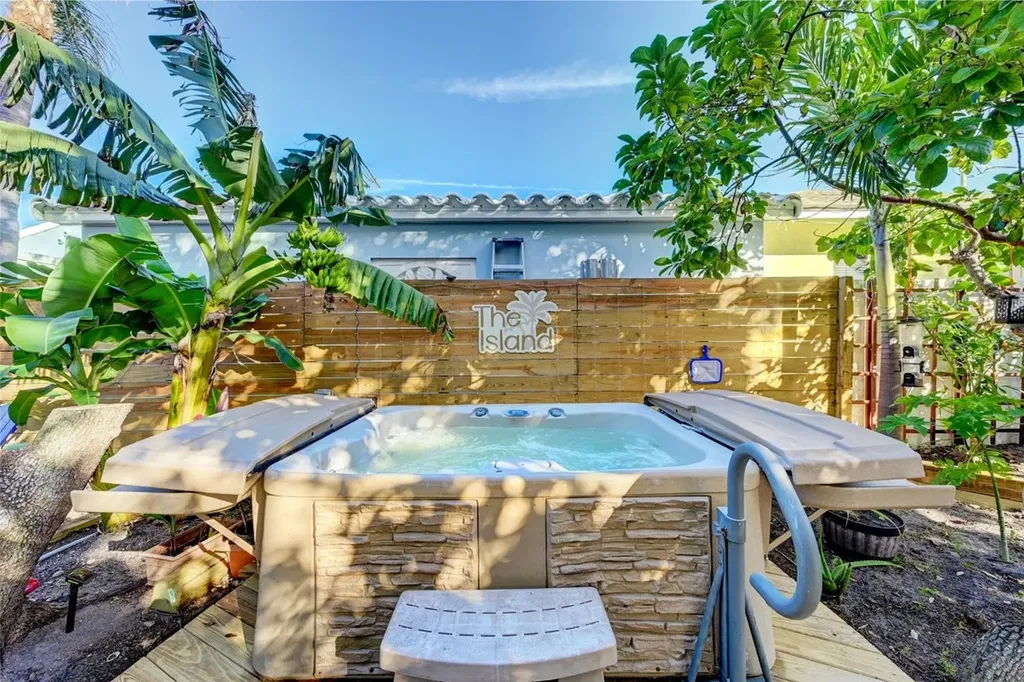 1944 NE 5th Street Deerfield Beach FL 33441
