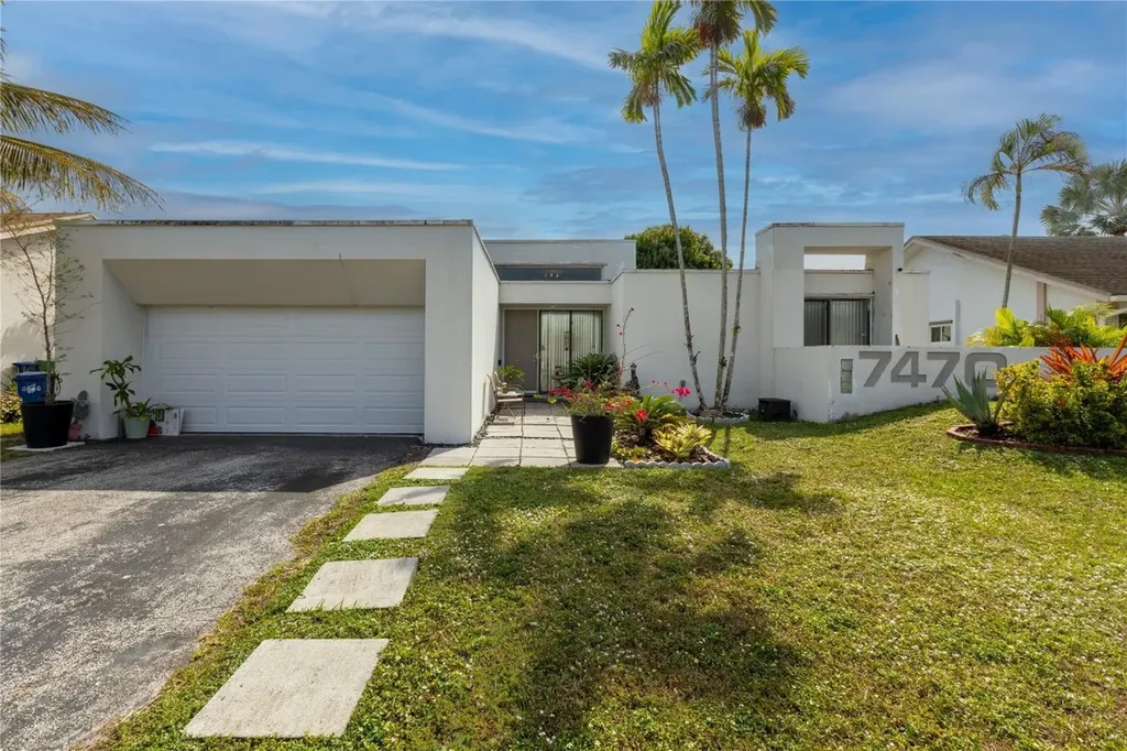 7470 NW 36th Street Lauderhill FL 33319