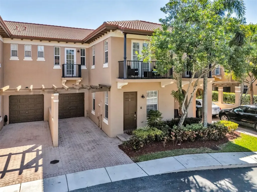 6966 Julia Gardens Drive Coconut Creek FL 33073