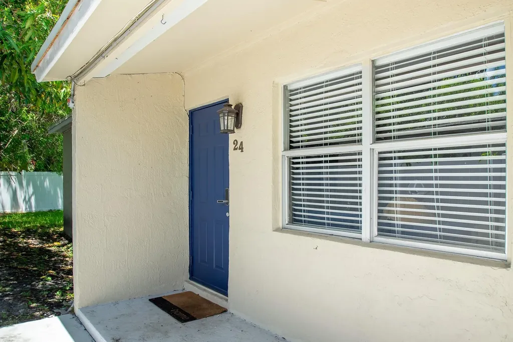 24 SW 4th Avenue Delray Beach FL 33444