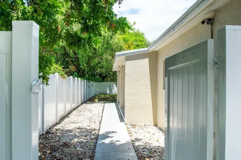 24 SW 4th Avenue Delray Beach FL 33444