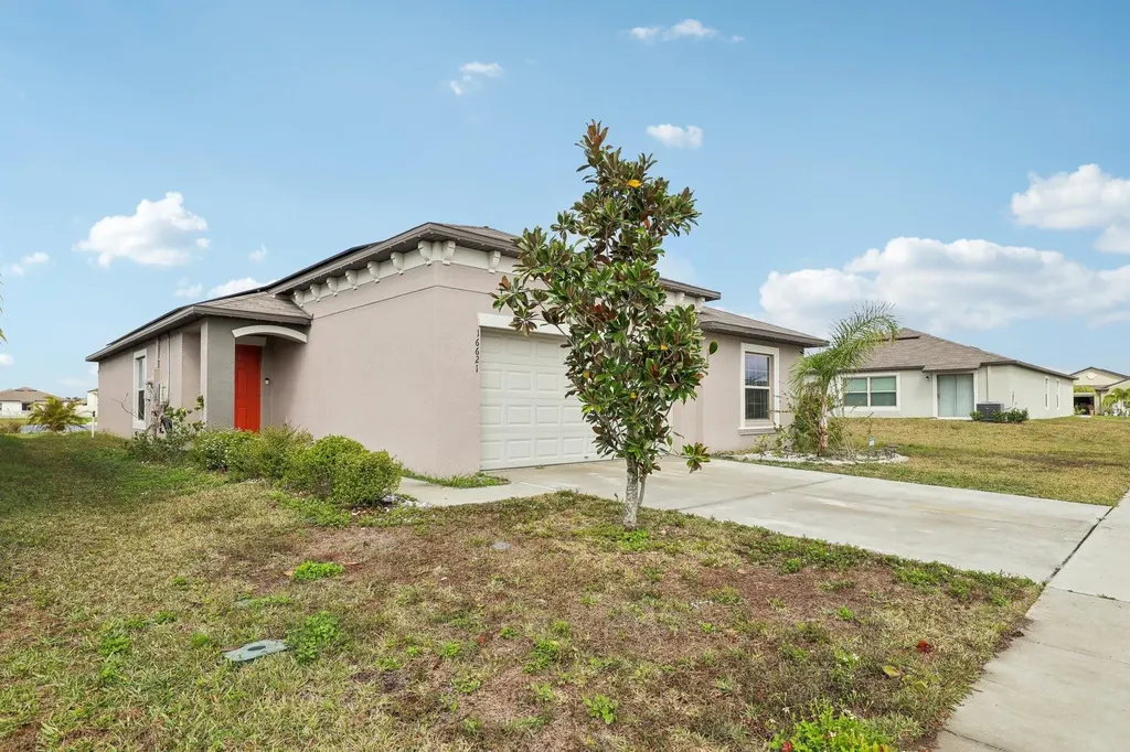 16621 Sunburst Lake Street Wimauma FL 33598