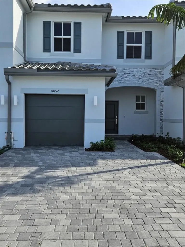 11852 NW 46th Street Coral Springs FL 33076