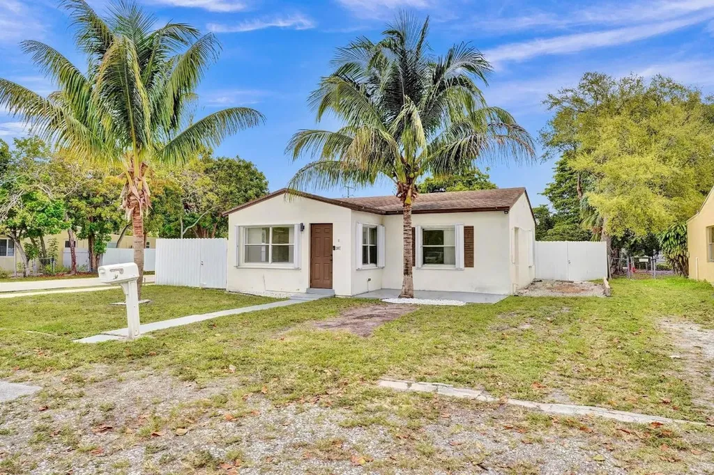 2447 Thomas Street Hollywood FL 33020