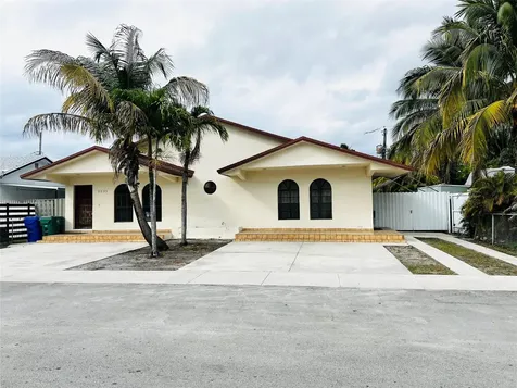 3635 NW 12th Street Miami FL 33125