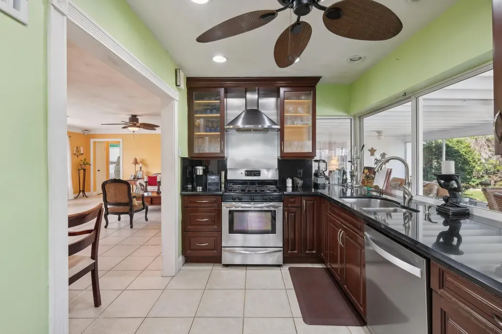 3820 NE 29th Avenue Lighthouse Point FL 33064