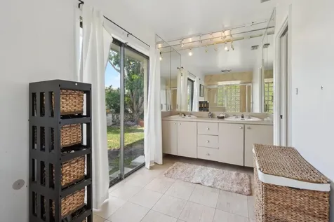 3820 NE 29th Avenue Lighthouse Point FL 33064