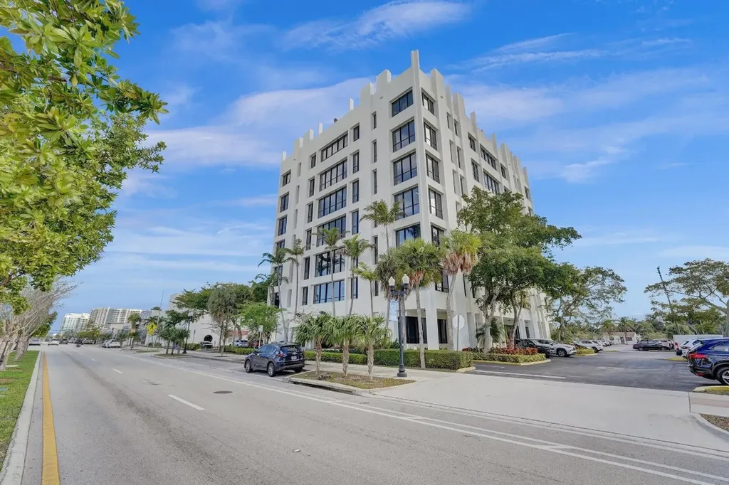 2450 Hollywood Boulevard Hollywood FL 33020