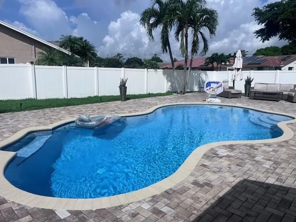 7197 NW 80th Way Tamarac FL 33321