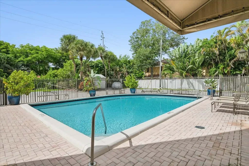 615 NE 12th Avenue Fort Lauderdale FL 33304
