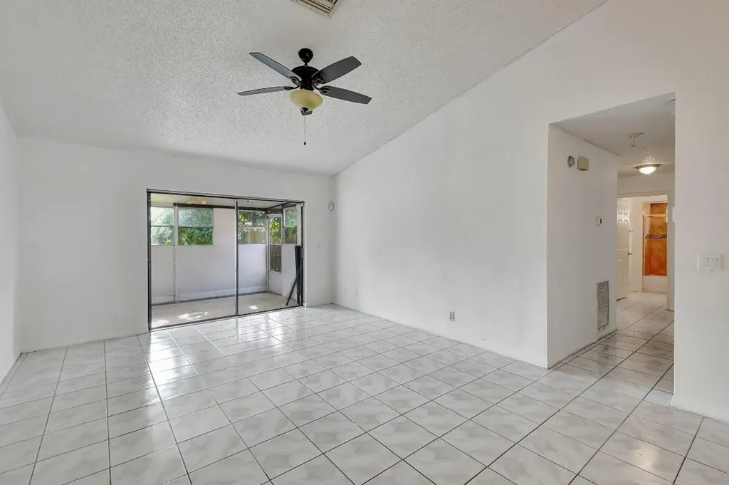 5105 Arbor Glen Circle Lake Worth FL 33463