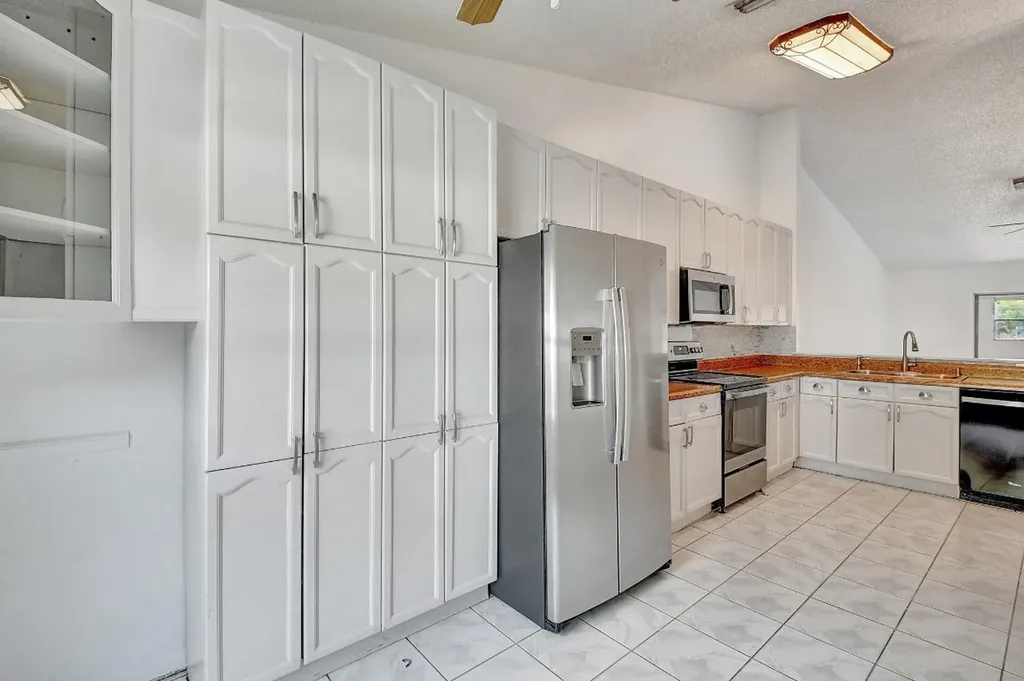 5105 Arbor Glen Circle Lake Worth FL 33463