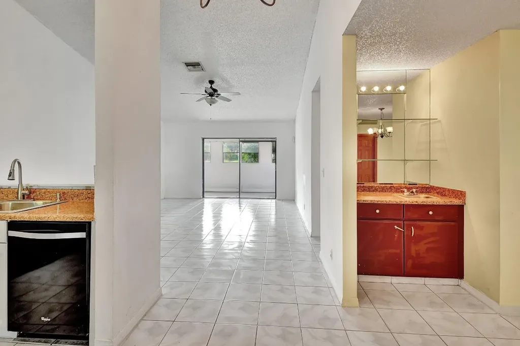 5105 Arbor Glen Circle Lake Worth FL 33463