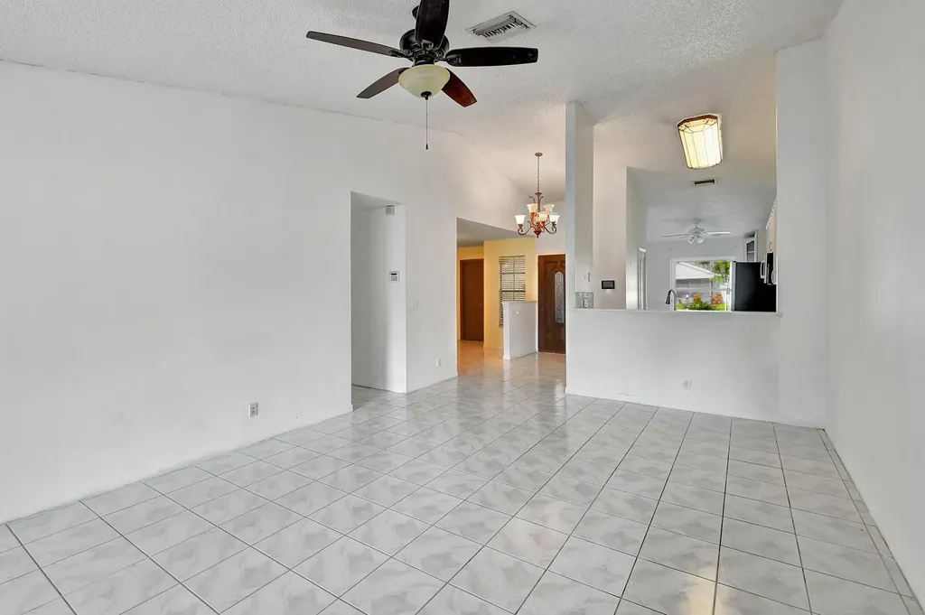 5105 Arbor Glen Circle Lake Worth FL 33463