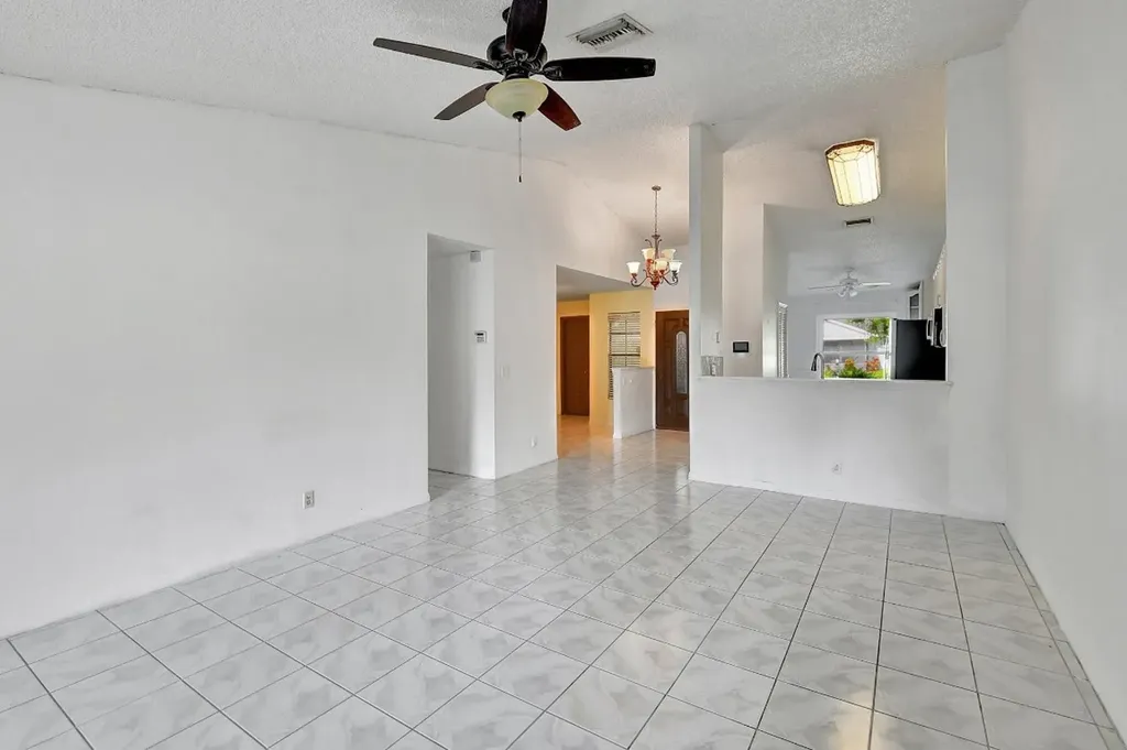 5105 Arbor Glen Circle Lake Worth FL 33463