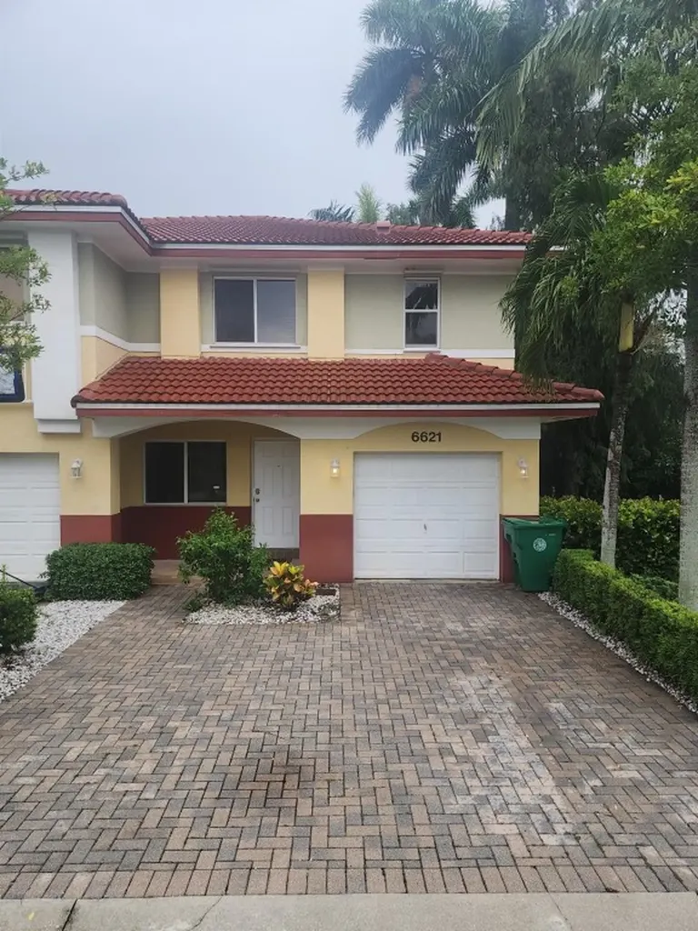 6621 SW 49th Court Davie FL 33314
