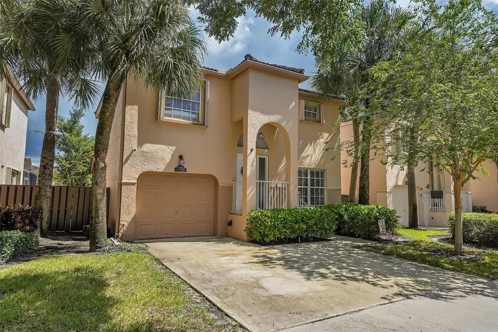 10679 NW 12th Manor Plantation FL 33322