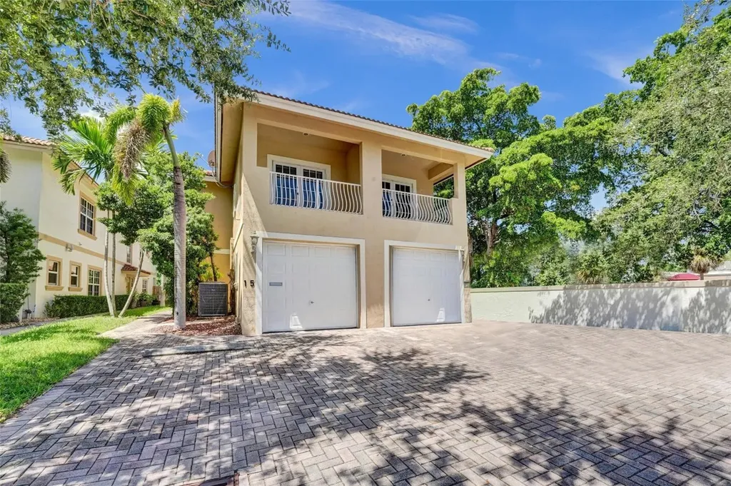 15 SE 19th Avenue Pompano Beach FL 33060