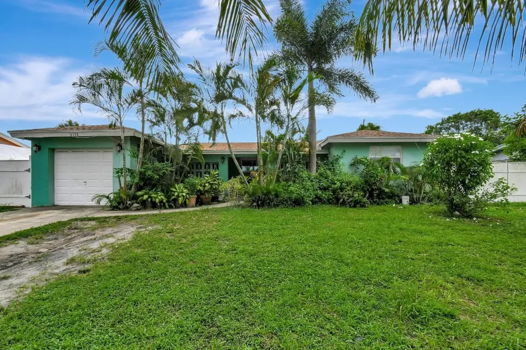 2132 Dorson Way Delray Beach FL 33445