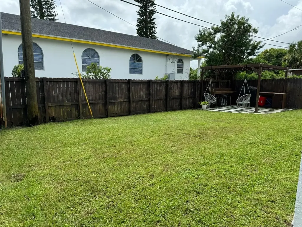 2310 NW 2nd Street Pompano Beach FL 33069