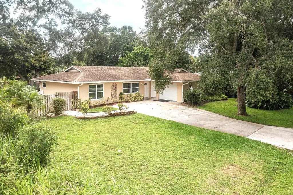 1066 41st Avenue Vero Beach FL 32960