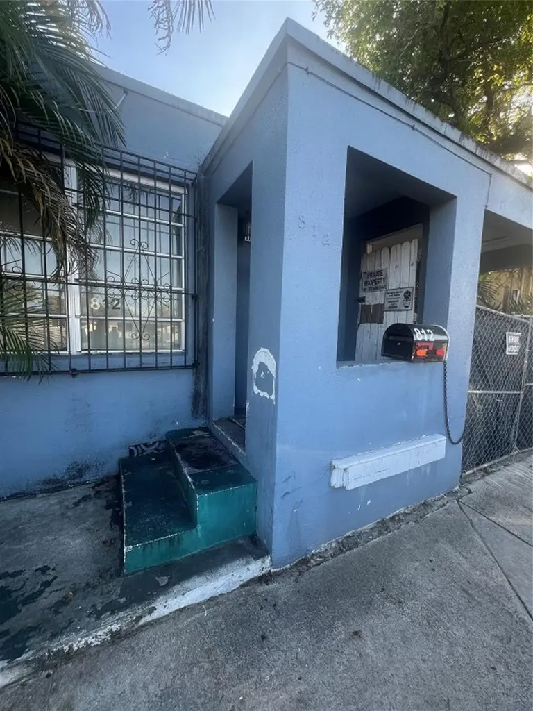 812 NW 103rd Street Miami FL 33150