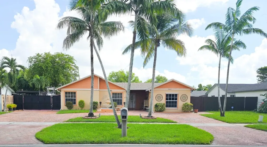 19607 NW 62nd Avenue Hialeah FL 33015