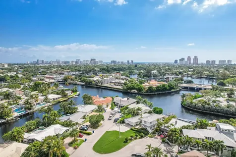 2140 NE 24th Street Wilton Manors FL 33305