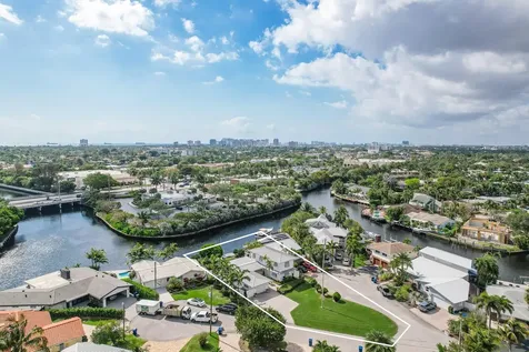 2140 NE 24th Street Wilton Manors FL 33305