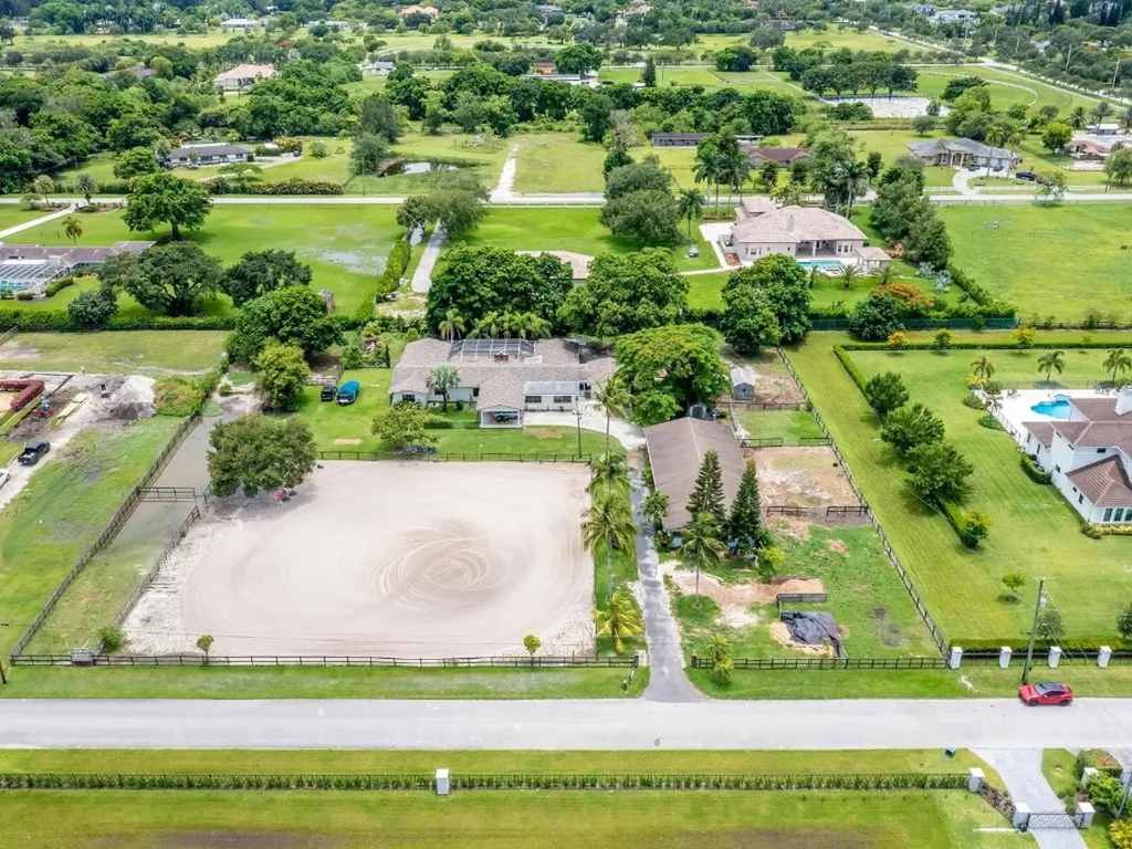 17640 SW 52nd Court Southwest Ranches FL 33331