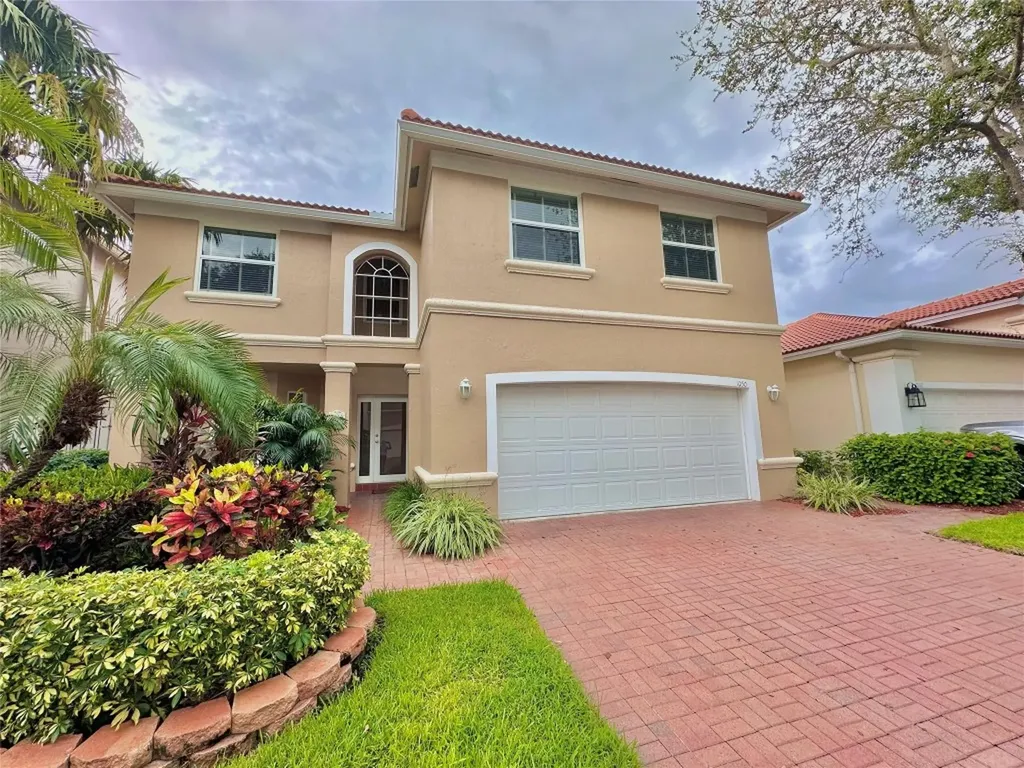 1050 Papaya Street Hollywood FL 33019